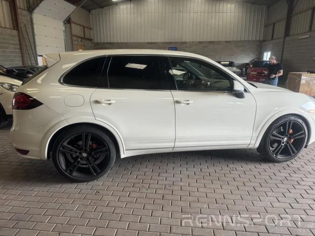 Cayenne E2 S (2015) - Photo 11