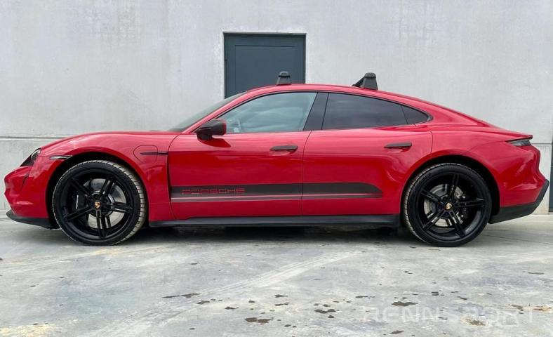 Taycan 4S (2020) - Photo 5