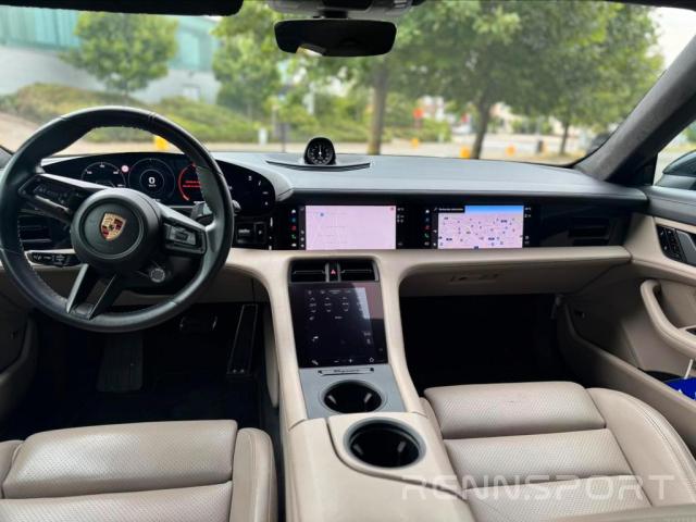 Taycan Turbo 93.4 kWh (2020) - Photo 7