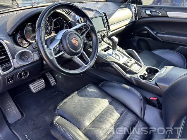 Cayenne E2 Phase II Turbo (2015) - Photo 10
