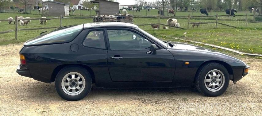 924 (1981) - Photo 3