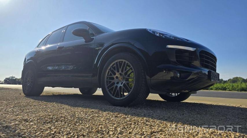 Cayenne E2 Phase II S e-hybrid (2016) - Photo 7