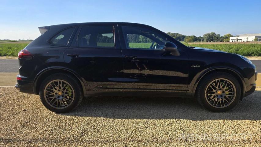 Cayenne E2 Phase II S e-hybrid (2016) - Photo 3